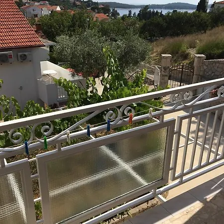 Double Hvar 15706c Guest house